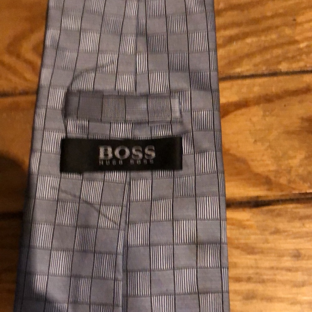 Hugo boss tie - Picture 2 of 2